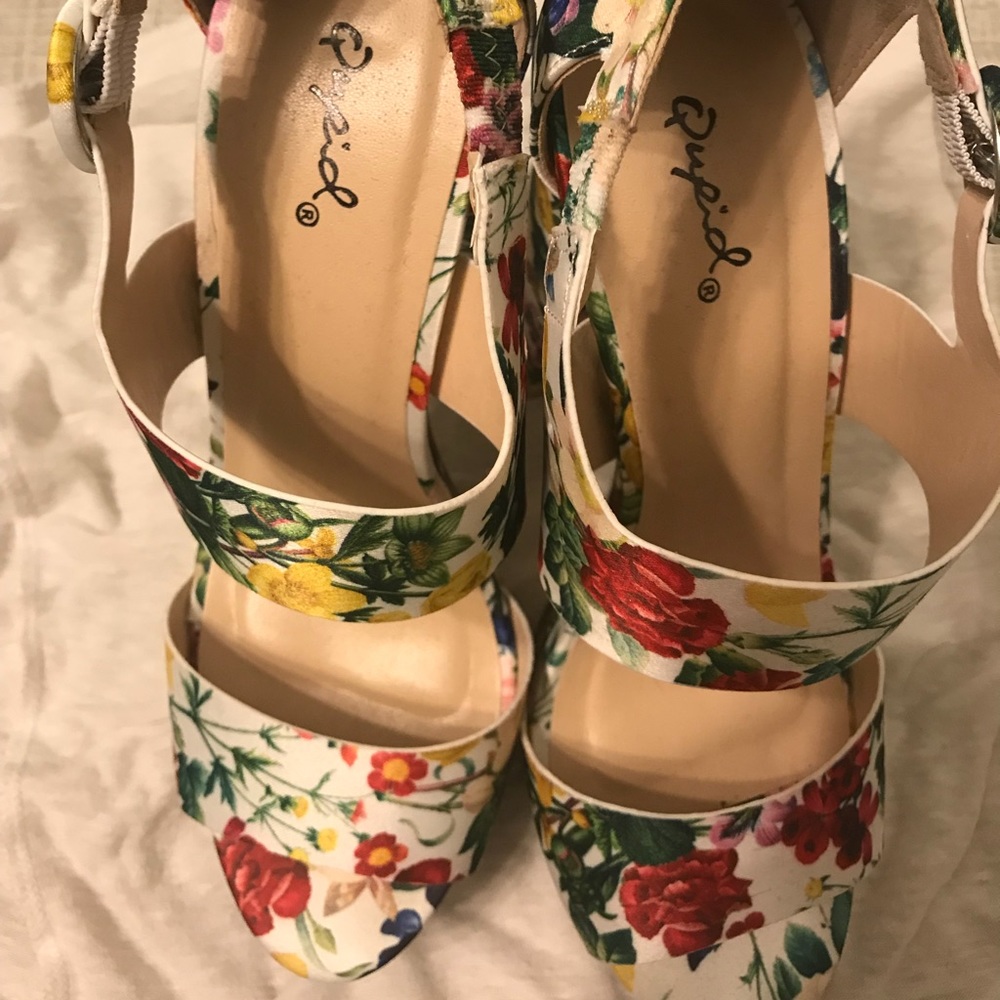 Floral platforms - Picture 5 of 5